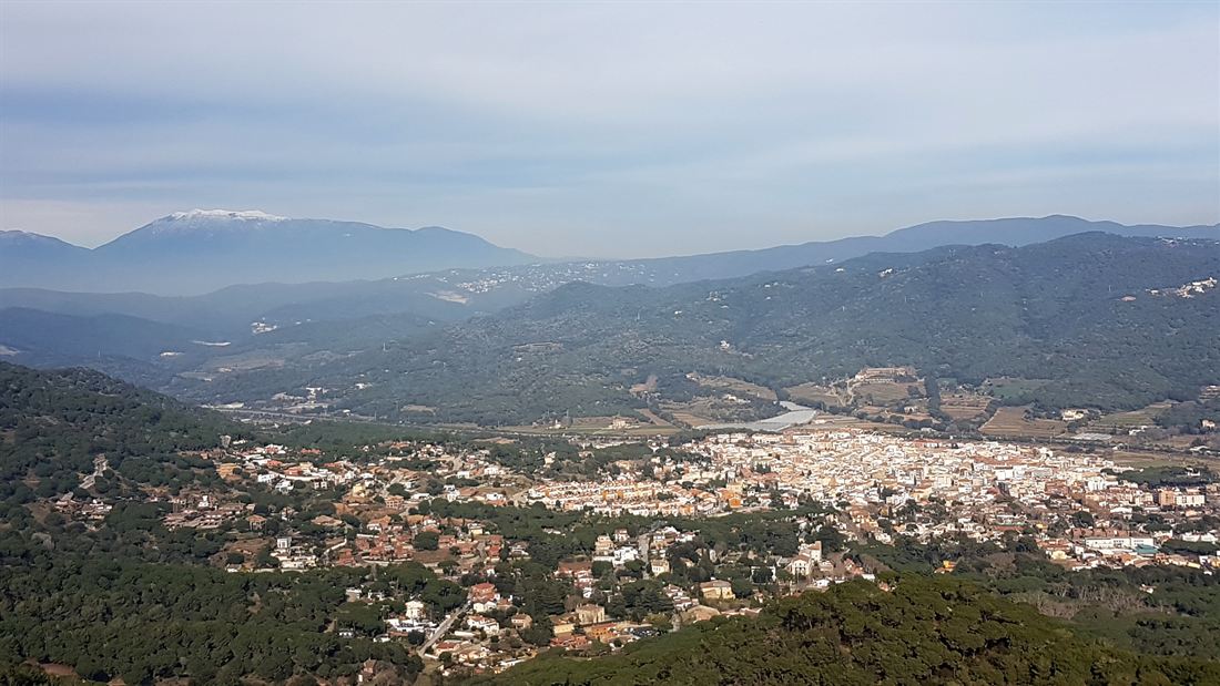 Vista de Argentona desde el Castell de Burriac